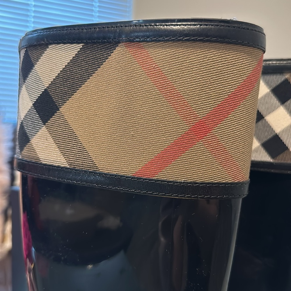 Used Burberry nova check size 9/39 rain boots⭐️ - Picture 14 of 15